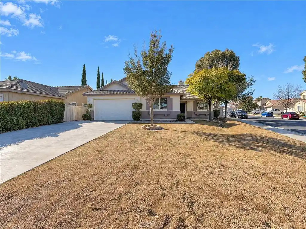 Photo 1 of Single family home for sale at 13759 Clear Valley Rd, Victorville, CA 92392 | MLS# IV26231023 | Listing updated on 2026-10-29