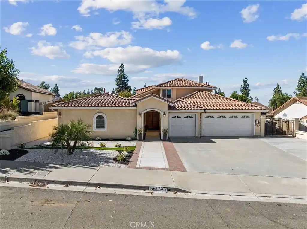 Single family home for sale at 6763 Ridgeside Dr, Riverside, CA 92506 | MLS# IG26231226