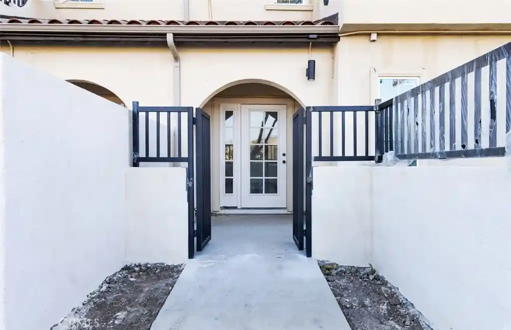 Townhouse for sale at 5502 E Los Angeles Ave #2, Simi Valley, CA 93063 | MLS# MB26232855 | Listing updated on 2026-10-28