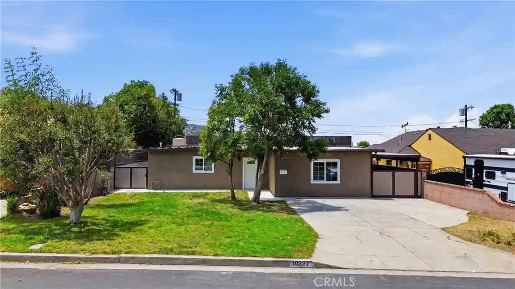Single family home for sale at 10227 Mcvine, Sunland, CA 91040 | MLS# BB26232877