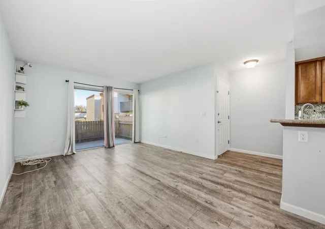 Listing Photo 1 - Condo for sale in building located at 432 Edgehill Ln, Oceanside, CA 92054 - Unit #57