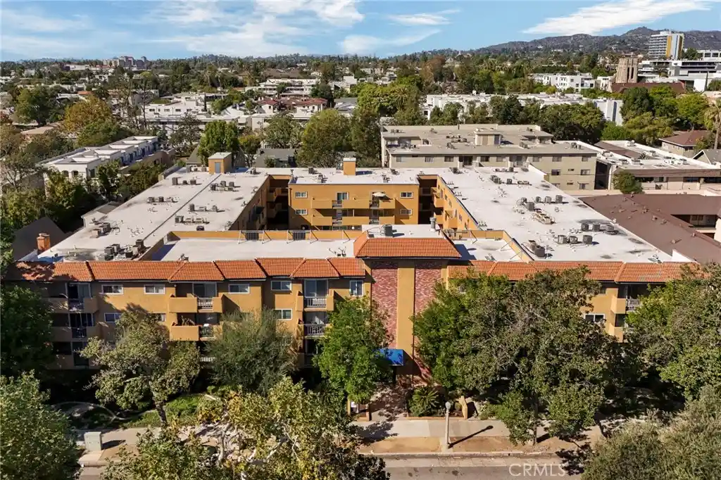 Photo 1 of Condo for sale at 355 S Madison, Pasadena, CA 91101 | MLS# BB26228969 | Listing updated on 2026-10-29