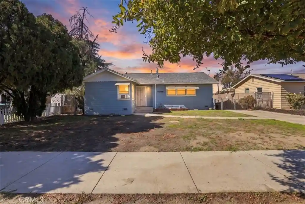 Single family home for sale at 425 S Carmalita, Hemet, CA 92543 | MLS# IV26232446