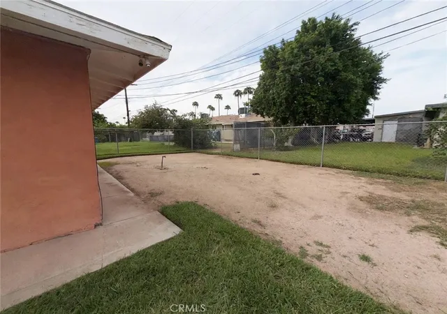 Photo 3 of Single family home for sale at 641 Lincoln St, Calexico, CA 92231 | MLS# DW26233085 | Listing updated on 2026-10-30
