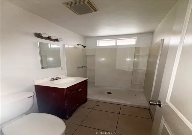Photo 4 of Single family home for sale at 641 Lincoln St, Calexico, CA 92231 | MLS# DW26233085 | Listing updated on 2026-10-30