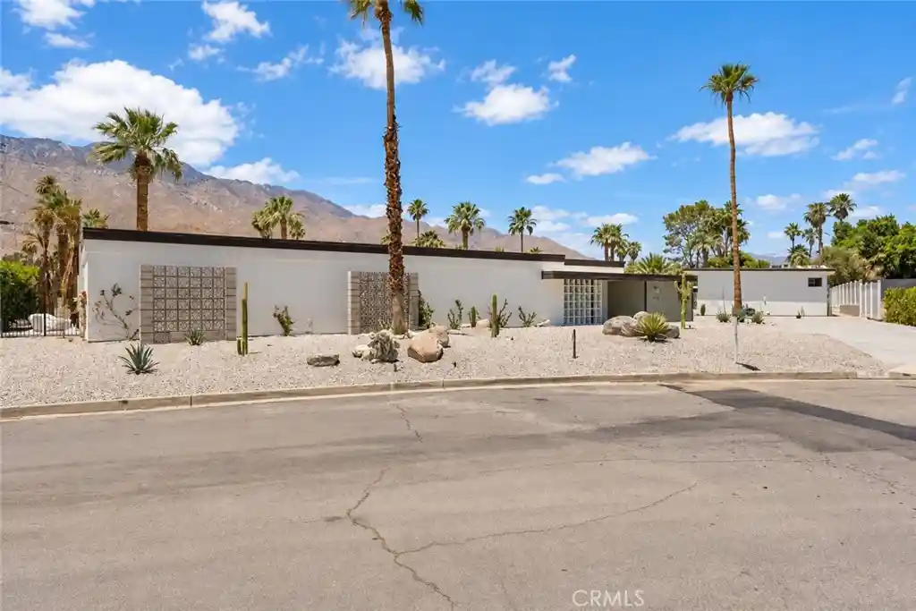 Single family home for sale at 289 Cerritos, Palm Springs, CA 92262 | MLS# MB26233237