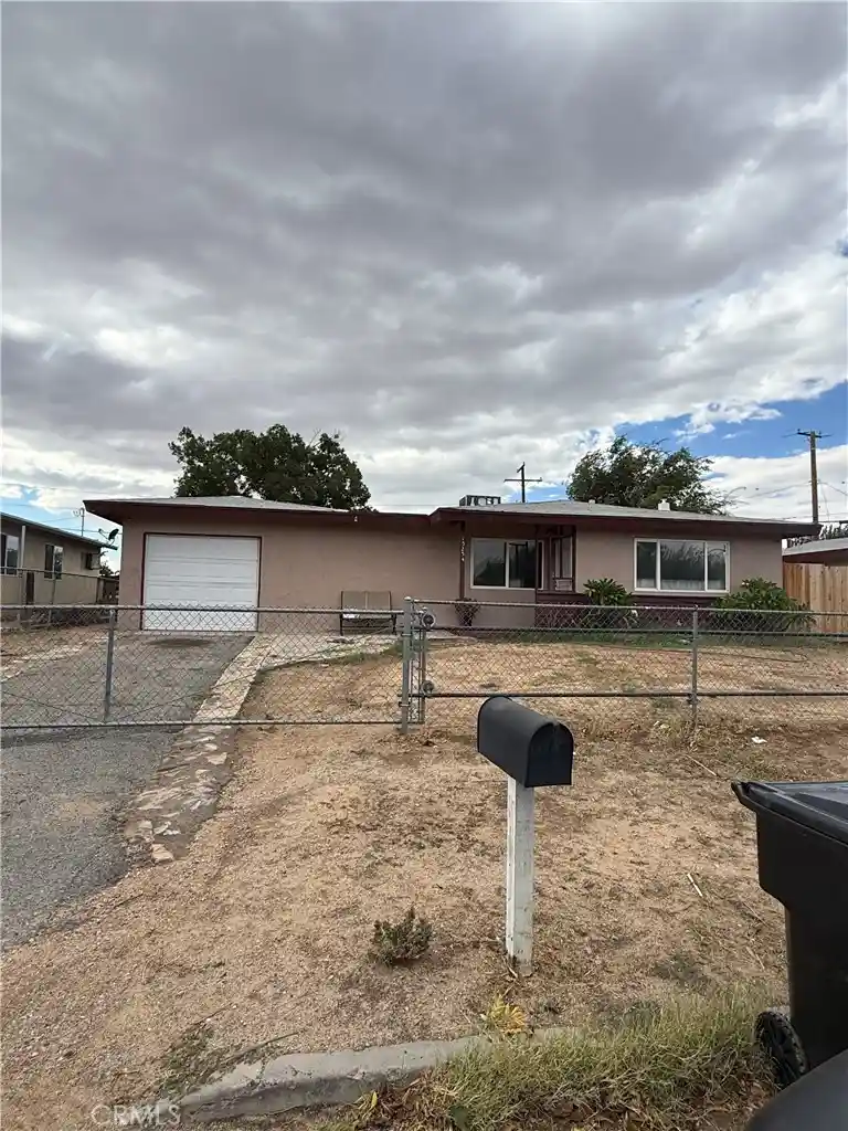 Single family home for sale at 15254 Las Piedras Dr, Victorville, CA 92395 | MLS# DW26232617
