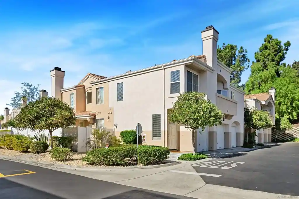 Condo for sale at 485 Belle Vista #211, Chula Vista, CA 91910 | MLS# 260025893SD