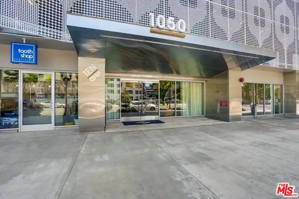 Condo for sale at 1050 S Grand Ave #1408, Los Angeles, CA 90015 | MLS# 26104723