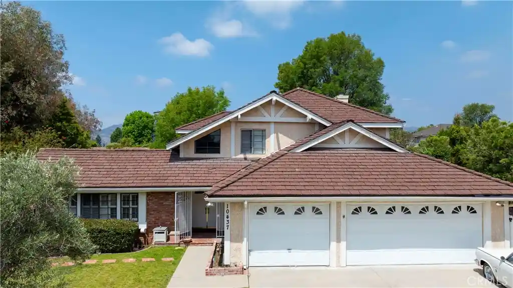 Single family home for sale at 10437 Sunnybrae, Chatsworth, CA 91311 | MLS# GD26226603