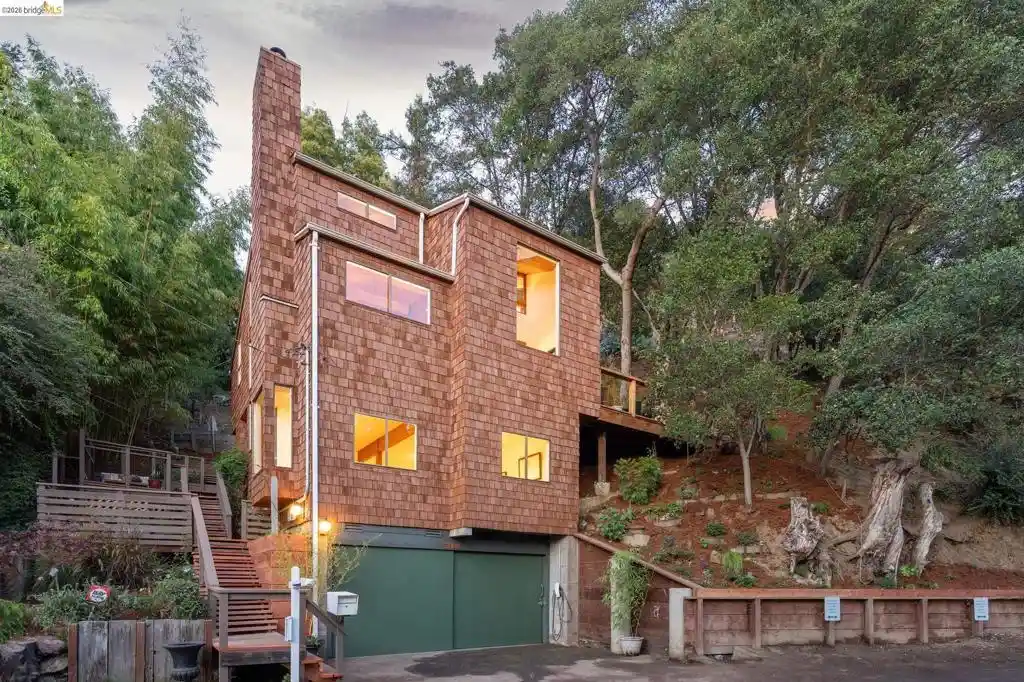 Photo 1 of Single family home for sale at 318 Capricorn Ave, Oakland, CA 94611 | MLS# 41152544 | Listing updated on 2026-10-29
