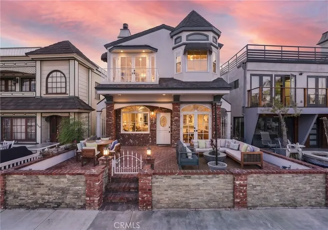 Single family home for sale at 130 Rivo Alto Cnl, Long Beach, CA 90803 | MLS# DW26232906