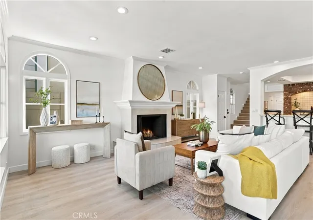 Photo 3 of Single family home for sale at 130 Rivo Alto Cnl, Long Beach, CA 90803 | MLS# DW26232906 | Listing updated on 2026-10-30