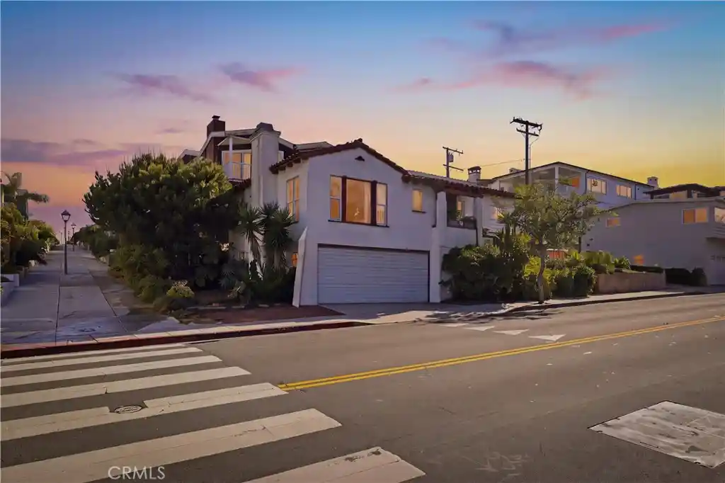 Photo 1 of Single family home for sale at 1920 Highland, Manhattan Beach, CA 90266 | MLS# SB26231868 | Listing updated on 2026-10-29