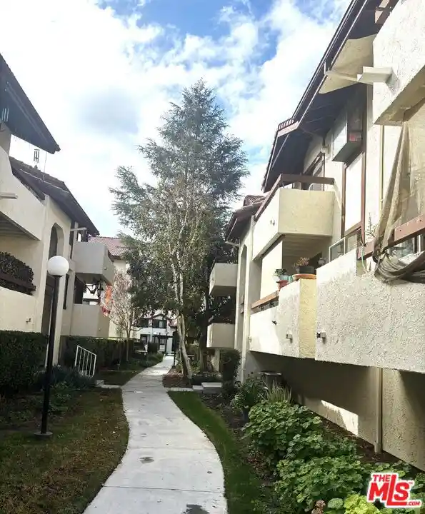 Condo for sale at 18020 Saratoga Way #539, Canyon Country, CA 91387 | MLS# 26105043