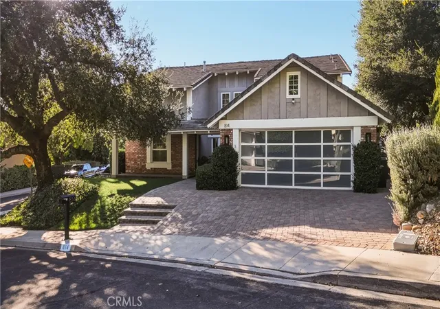 Single family home for sale at 814 Rim Crst Dr, Westlake Village, CA 91361 | MLS# SR26218334