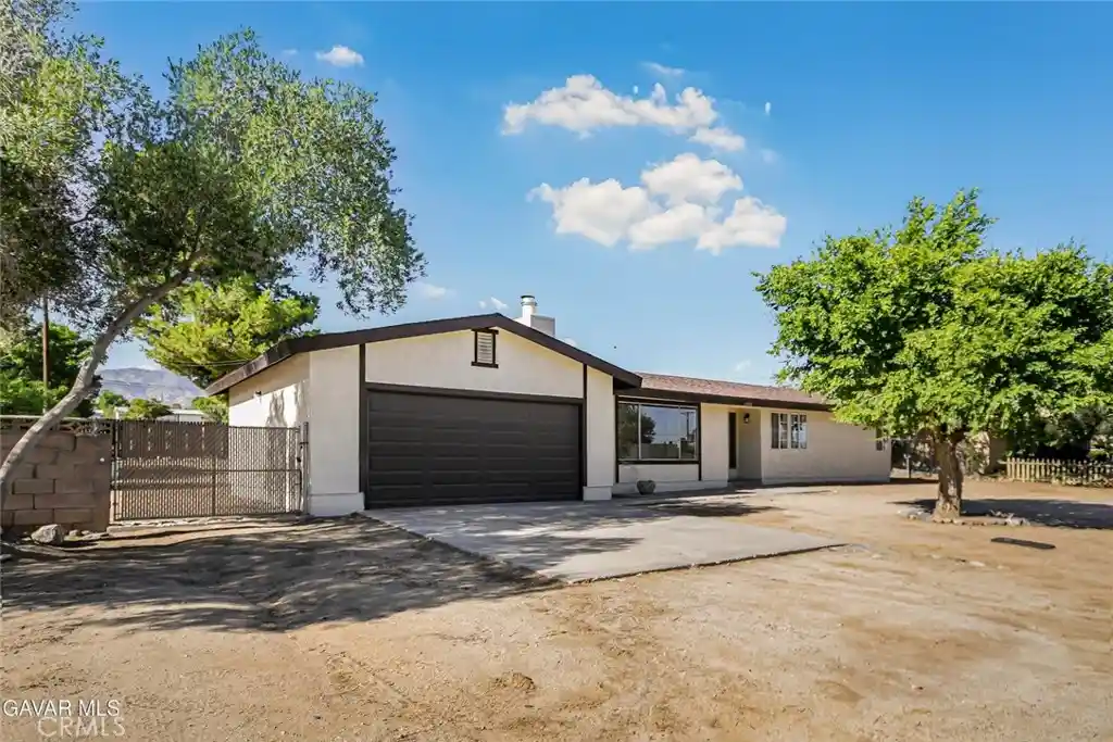 Single family home for sale at 13116 E Ave W10, Pearblossom, CA 93553 | MLS# SR26233507