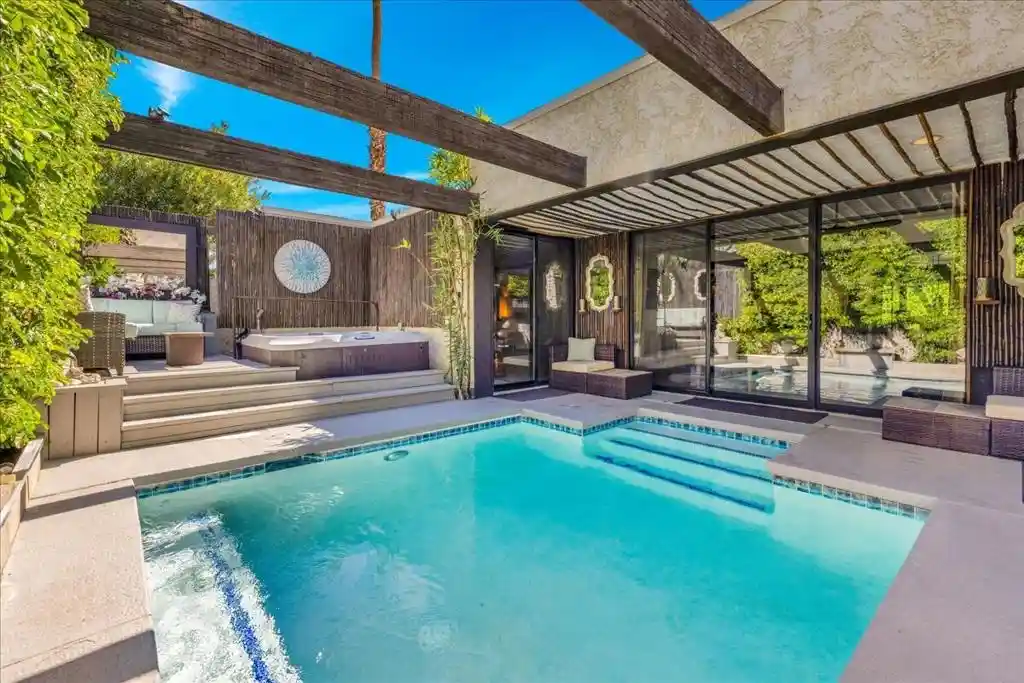 Condo for sale at 473 N Calle Rolph, Palm Springs, CA 92262 | MLS# 219155149PS