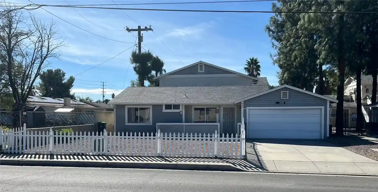 Multi family home for sale at 955 W Devonshire, Hemet, CA 92543 | MLS# PW26233533
