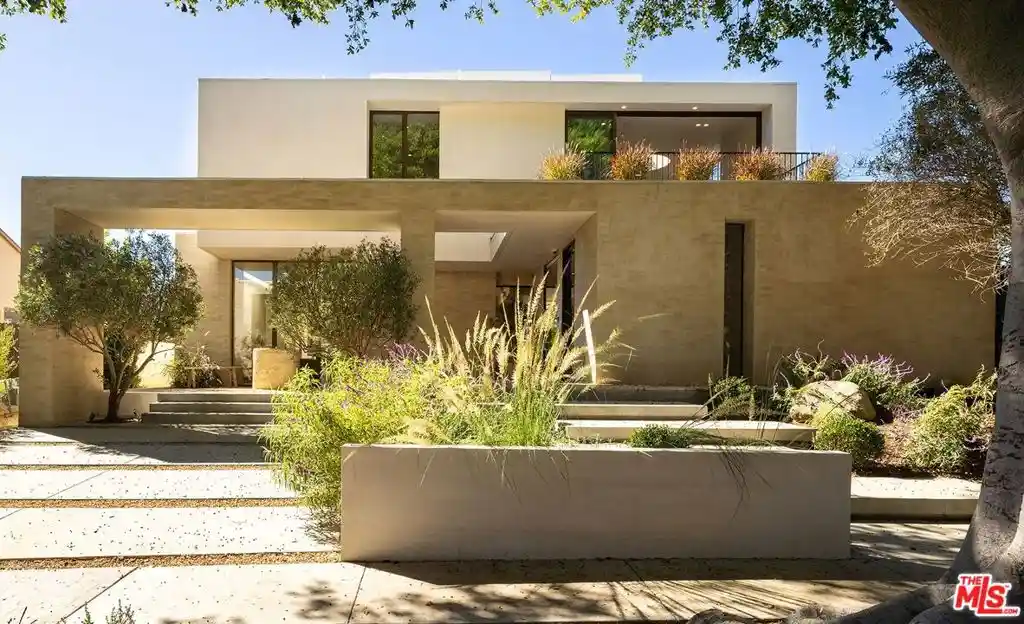 Photo 1 of Single family home for sale at 4333 Vinton Ave, Culver City, CA 90232 | MLS# 26105074 | Listing updated on 2026-10-29