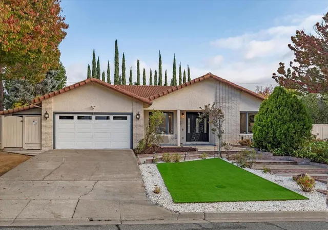 Single family home for sale at 12866 Glen Brae Dr, Saratoga, CA 95070 | MLS# ML82063030