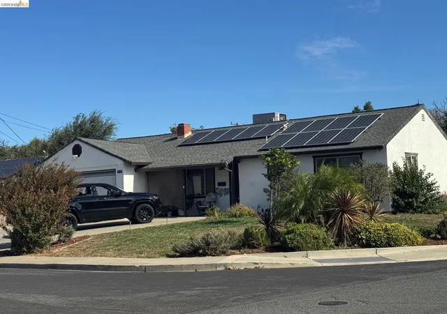 Single family home for sale at 2121 Dennis Dr, Antioch, CA 94509 | MLS# 41152570