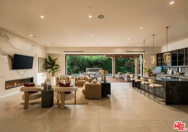 Photo 4 of Single family home for sale at 326 N Harper Ave, Los Angeles, CA 90048 | MLS# 26104908 | Listing updated on 2026-10-30