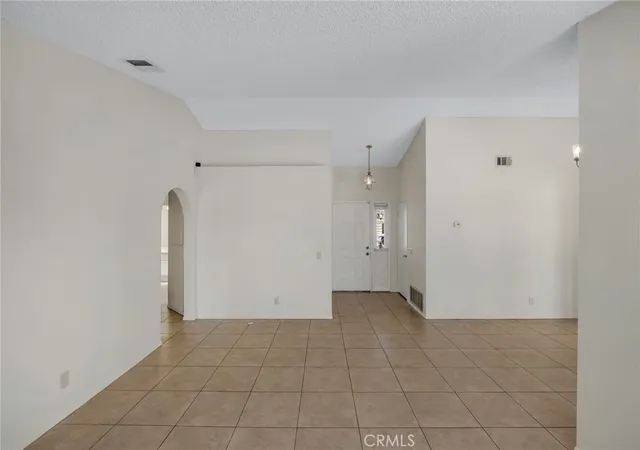 Photo 4 of Single family home for sale at 12500 Jade Rd, Victorville, CA 92392 | MLS# HD26232675 | Listing updated on 2026-10-30