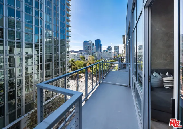 Listing Photo 1 - Condo for sale in building located at 645 W 9Th St, Los Angeles, CA 90015 - Unit #723