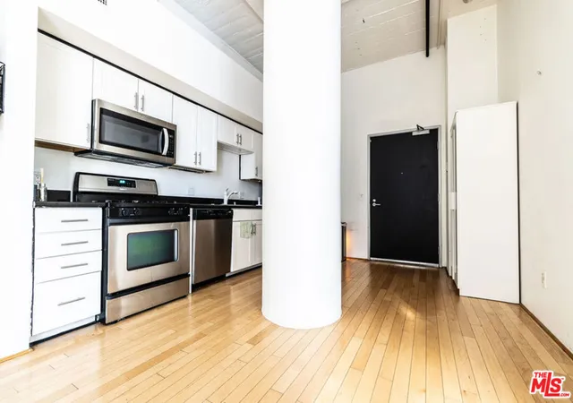 Listing Photo 1 - Condo for sale in building located at 420 S San Pedro St, Los Angeles, CA 90013 - Unit #231