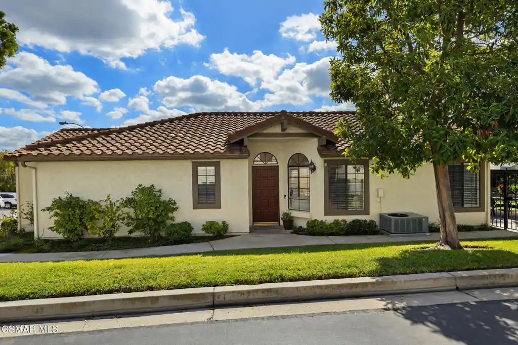Condo for sale at 635 Llanerch Ln, Simi Valley, CA 93065 | MLS# 226005106