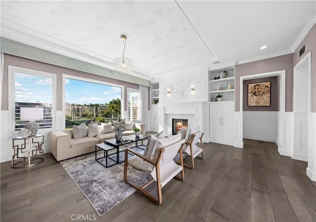 Photo 4 of Single family home for sale at 58 Victoria, Newport Beach, CA 92660 | MLS# OC26233041 | Listing updated on 2026-10-31