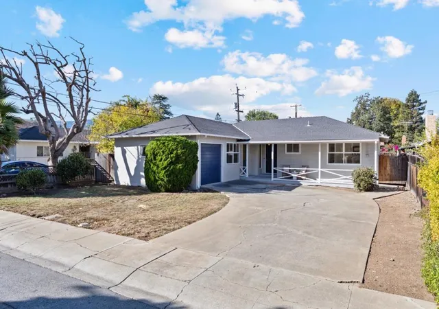 Single family home for sale at 850 Tulane Ct, Mountain View, CA 94040 | MLS# ML82066098