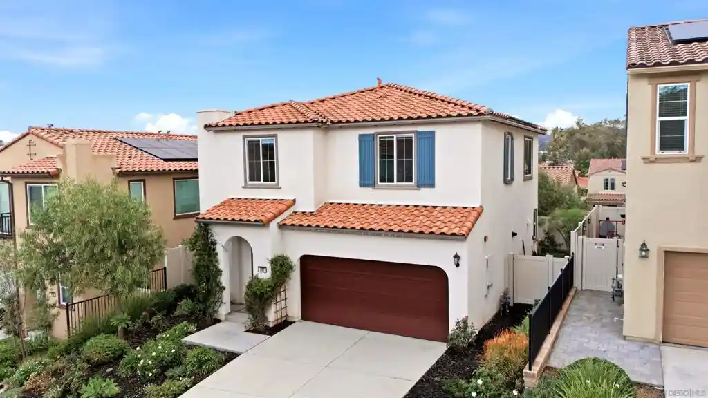 Single family home for sale at 887 Brookdale Dr, Vista, CA 92081 | MLS# 260025951SD