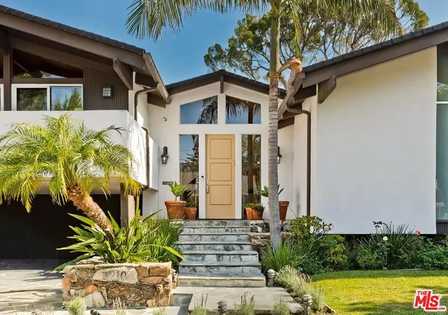 Photo 2 of Single family home for sale at 3210 Club Dr, Los Angeles, CA 90064 | MLS# 26104658 | Listing updated on 2026-10-30