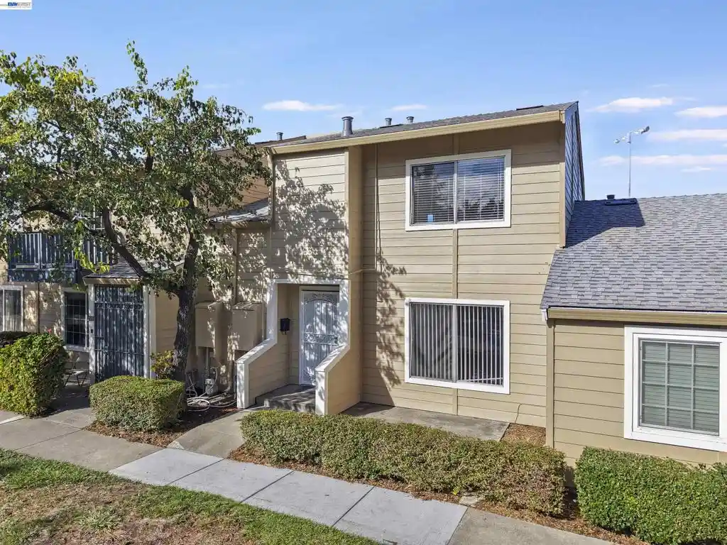 Townhouse for sale at 4362 Agena Cir, Union City, CA 94587 | MLS# 41152588