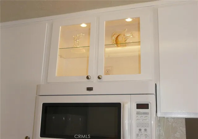 Photo 3 of Condo for sale at 515 N Jackson #311, Glendale, CA 91206 | MLS# OC26233313 | Listing updated on 2026-10-30