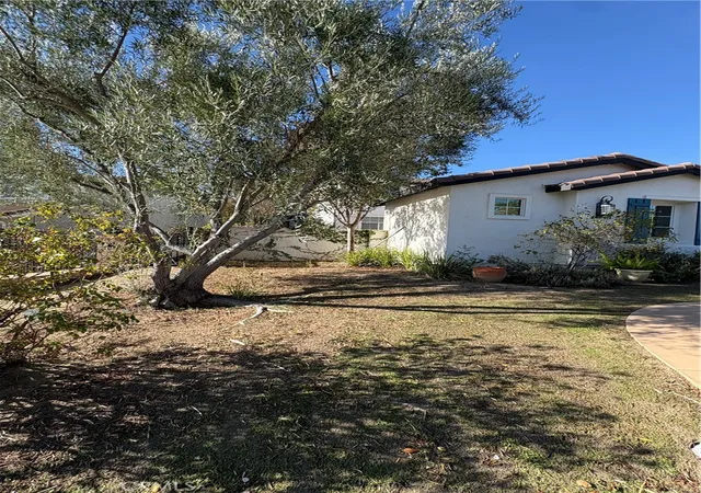 Photo 1 of Single family home for sale at 38297 Willow Ct, Murrieta, CA 92562 | MLS# SW26231535 | Listing updated on 2026-10-31