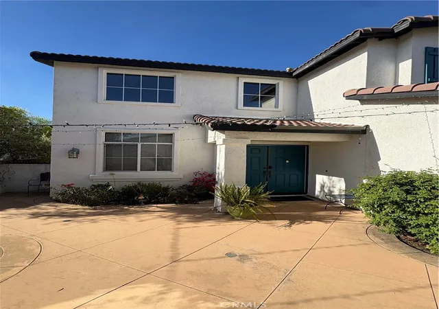 Photo 3 of Single family home for sale at 38297 Willow Ct, Murrieta, CA 92562 | MLS# SW26231535 | Listing updated on 2026-10-31
