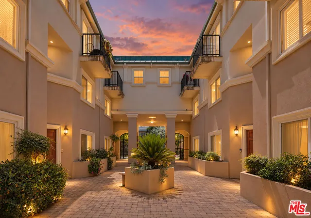 Listing Photo 1 - Condo for sale in building located at 1010 N Curson Ave, West Hollywood, CA 90046 - Unit #109