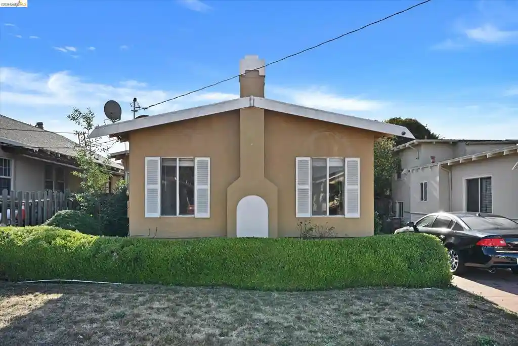Single family home for sale at 2524 66th Avenue, Oakland, CA 94605 | MLS# 41152593
