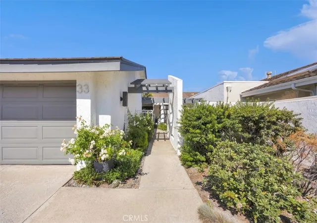 Photo 1 of Single family home for sale at 33 White Water Dr, Corona Del Mar, CA 92625 | MLS# NP26233140 | Listing updated on 2026-10-31