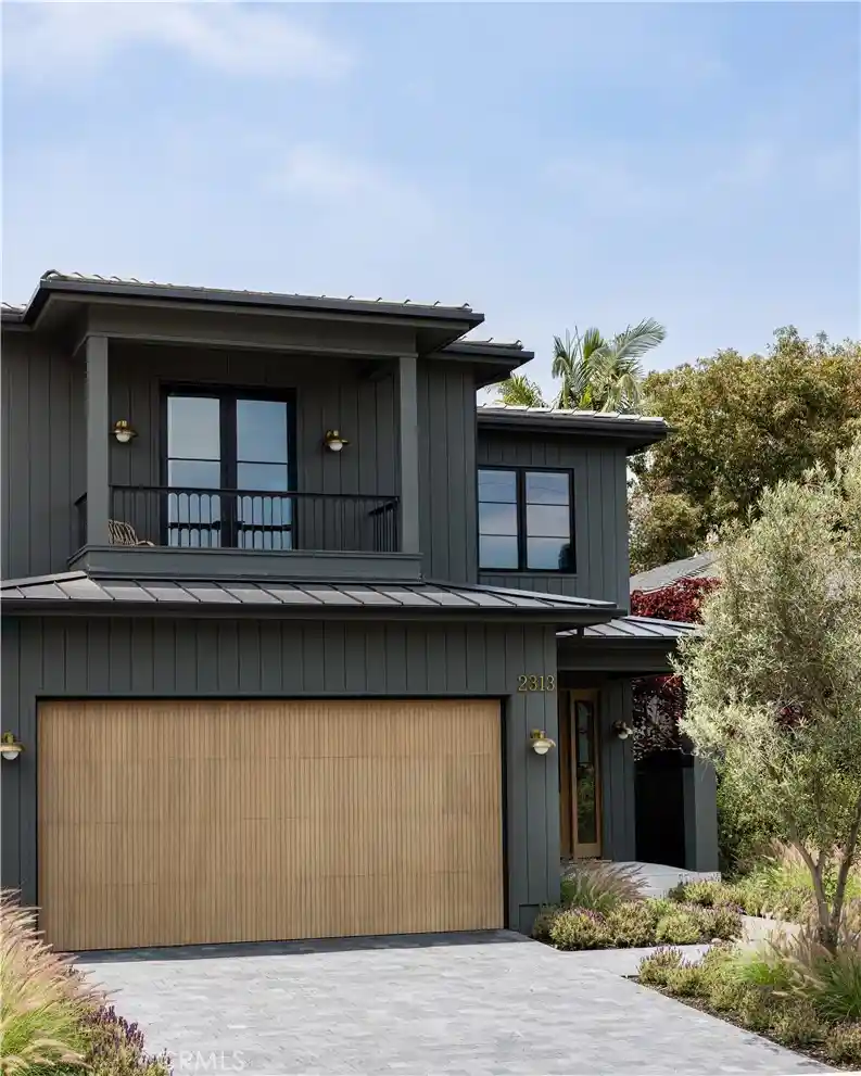 Photo 1 of Single family home for sale at 2313 Walnut Ave, Manhattan Beach, CA 90266 | MLS# SB26232368 | Listing updated on 2026-10-30