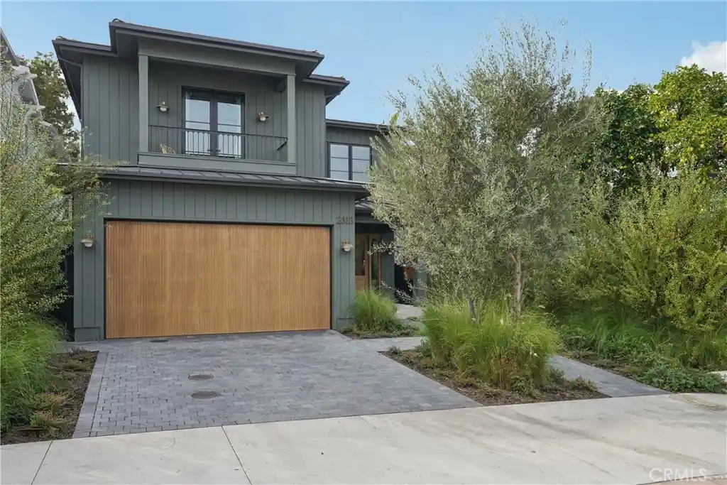 Photo 1 of Single family home for sale at 2313 Walnut Ave, Manhattan Beach, CA 90266 | MLS# SB26232368 | Listing updated on 2026-10-31
