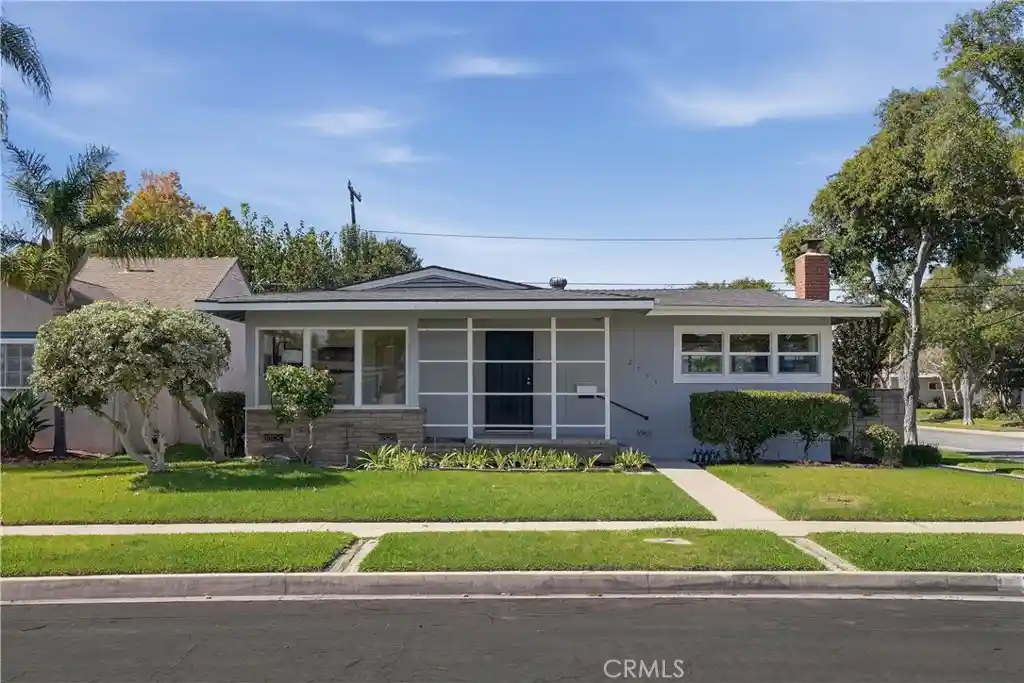 Photo 1 of Single family home for sale at 2755 Nipomo Ave, Long Beach, CA 90815 | MLS# OC26233857 | Listing updated on 2026-10-30