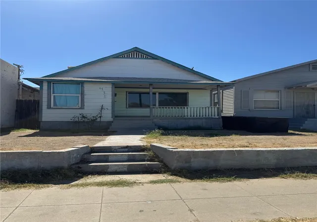 Single family home for sale at 411 Kern, Taft, CA 93268 | MLS# CV26233781