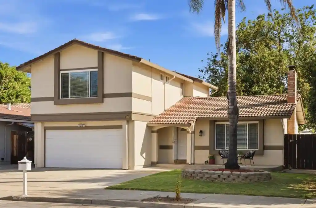 Photo 1 of Single family home for sale at 6900 Glenview Dr, Gilroy, CA 95020 | MLS# ML82066115 | Listing updated on 2026-10-30