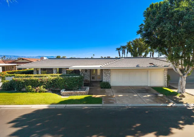 Condo for sale at 43 Mayfair Dr, Rancho Mirage, CA 92270 | MLS# 219155177DA