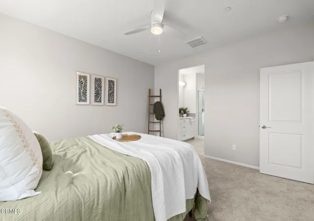 Listing Photo 4 - Condo for sale in building located at 160 Sawbuck St, Camarillo, CA 93010
