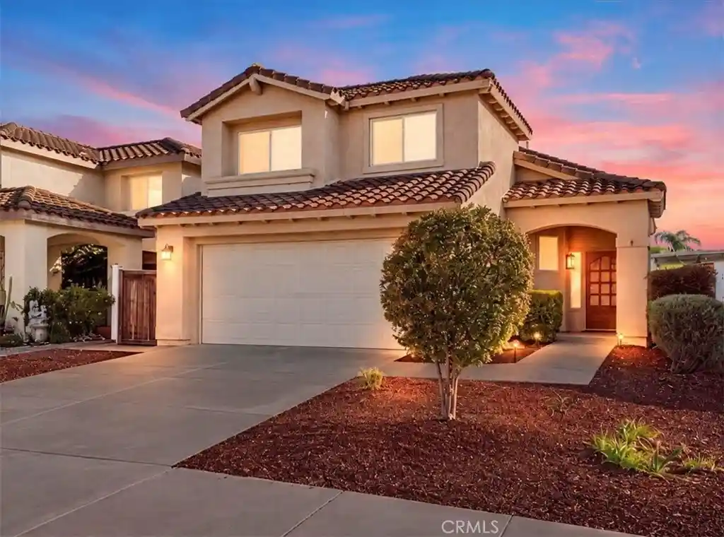 Single family home for sale at 17987 Spring View Ct, Riverside, CA 92503 | MLS# IG26233148
